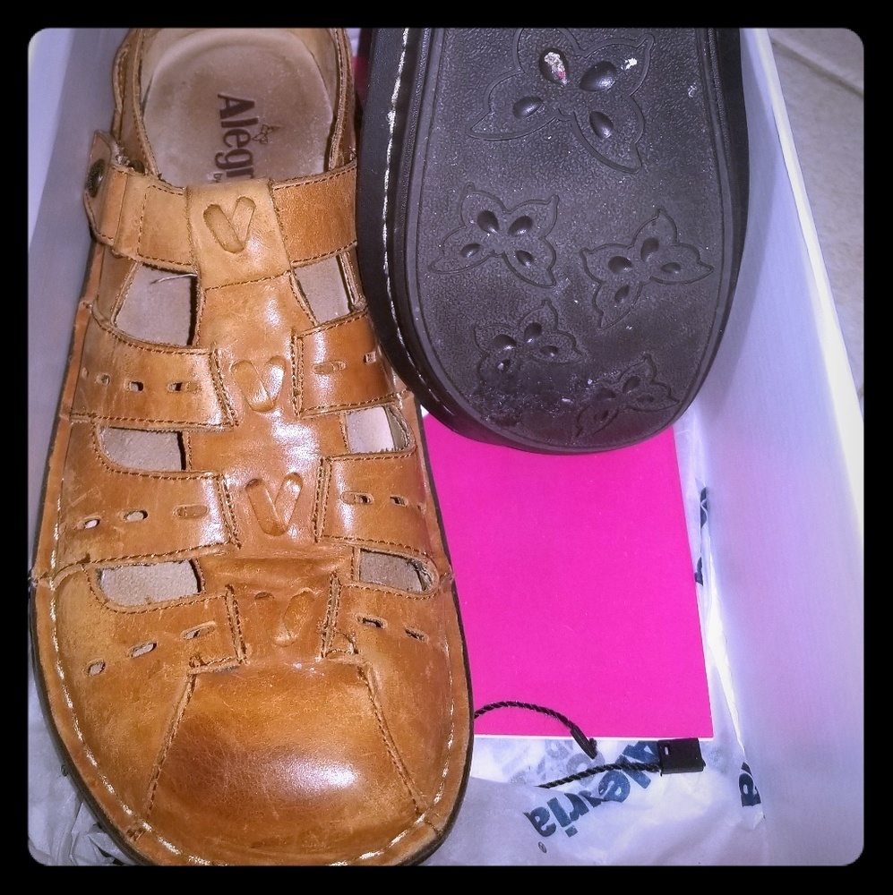 Nursing clogs